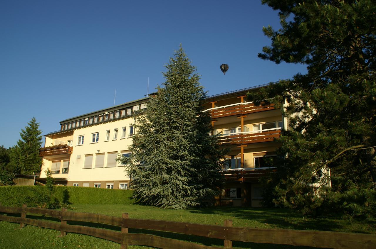 Hotel Adlerhof Straubenhardt Exteriör bild